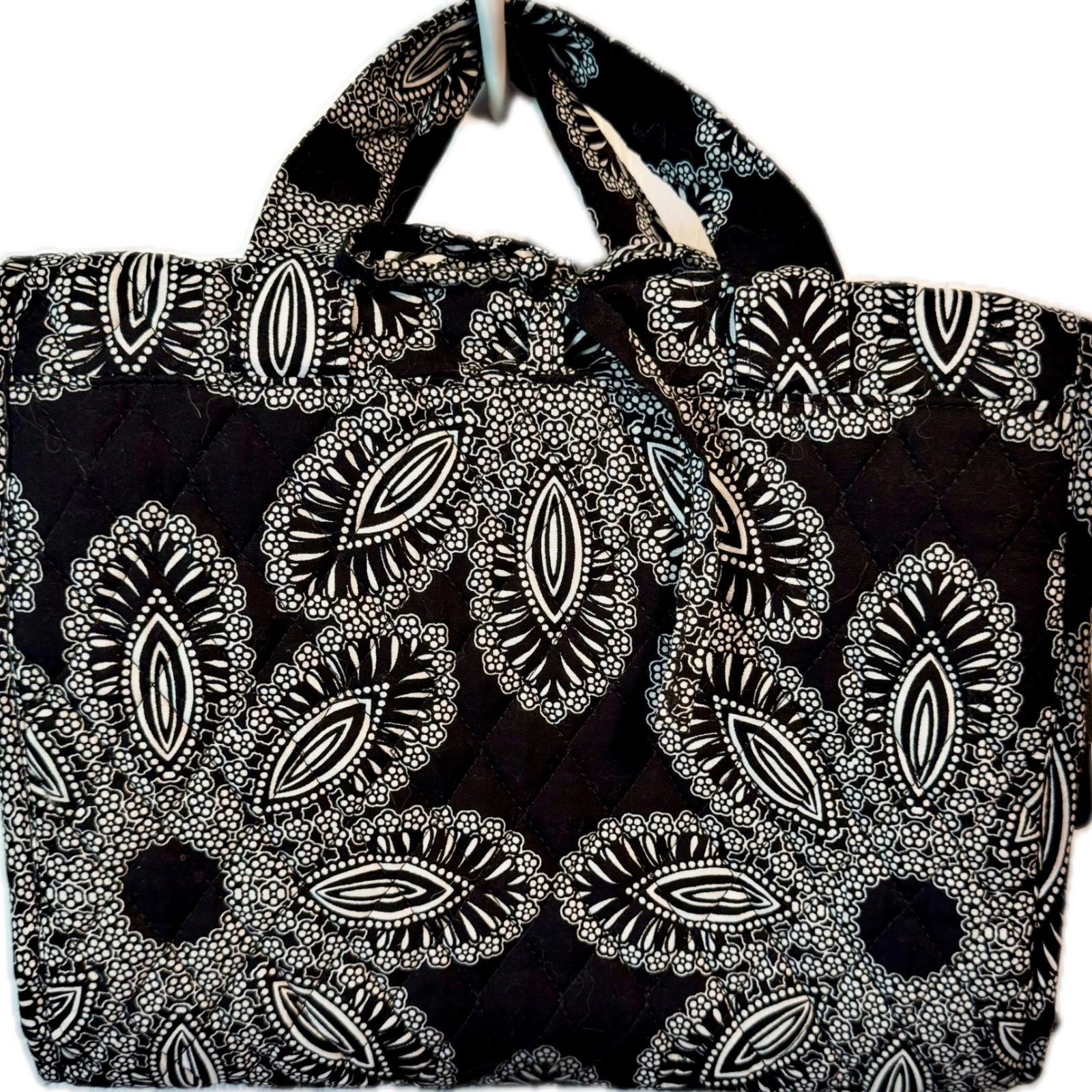 Vera Bradley hanging travel organizer retired black and white Blanco Bouquet
Opens in a new window o