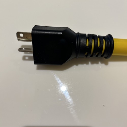 ONETAK NEMA 6-20P a L6-30R 240V 20A / Enchufe macho de 3 clavijas para bloqueo giratorio / 1 pie - Imagen 7 de 11