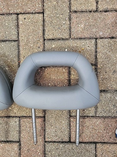 1999 VOLKSWAGEN BEETLE SET OF 2 GRAY SEAT HEAD REST USED Open Donut Style - Picture 7 of 9