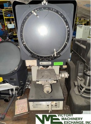 Mitutoyo Profile Projector