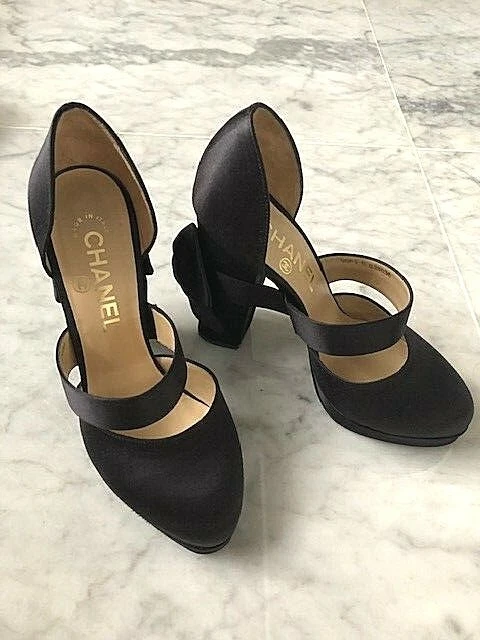 CHANEL BLACK SATIN BOW AT HEEL EVENING HEELS - 08P COLLECTION - SZ