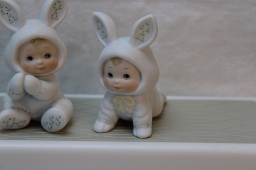 Morehead Enesco Li'l Luv Bunting Child in Bunny Suit Figurine 2" 1984 Taiwan Lot - Picture 5 of 9