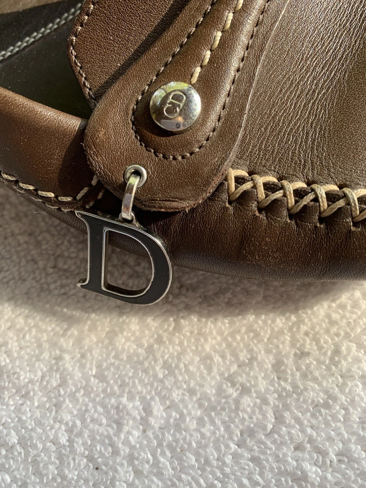 Chaussures CHRISTIAN DIOR mocassins femme US 4,5 5 en veau breloque D marron EU TAILLE 35,5