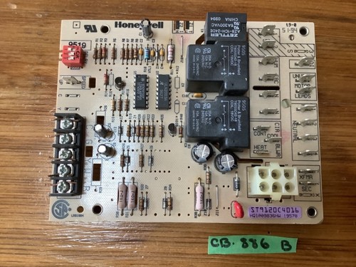 Furnace Control Circuit Board ST9120C4016 HQ1009836HW Honeywell - Picture 4 of 19