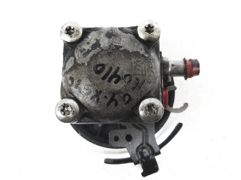 2003-2005 Volvo Xc90 Power Steering Pump With Pulley 8683967 - Image 2 of 4