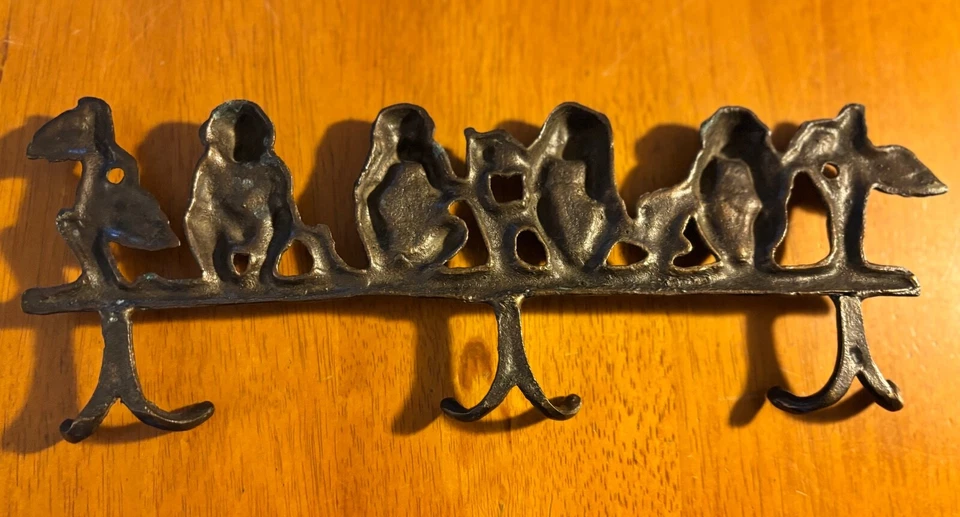 SOLID CAST IRON BROWN SEE NO EVIL SPEAK NO EVIL HEAR NO EVIL YOU WALL KEY HOLDER - Image 4 of 4