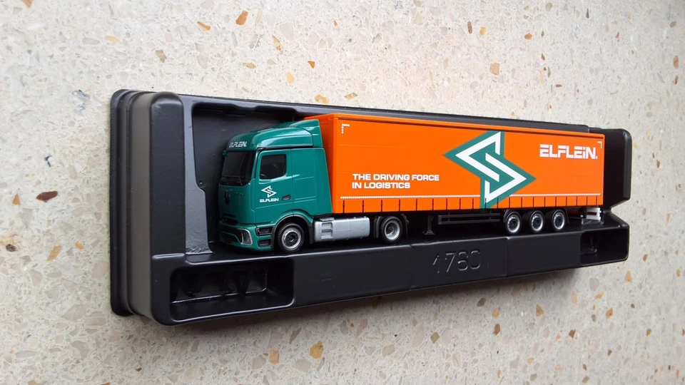 Herpa Exclusive Series Mercedes Benz Elflein Megatrailer-Sattelzug 1:87 - Bild 2 von 2