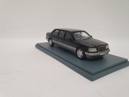 1/43 MERCEDES-BENZ CLASE E V124 LANG E250 BERLINA 1990 NEO 44305 SIN GLM - Imagen 4 de 8