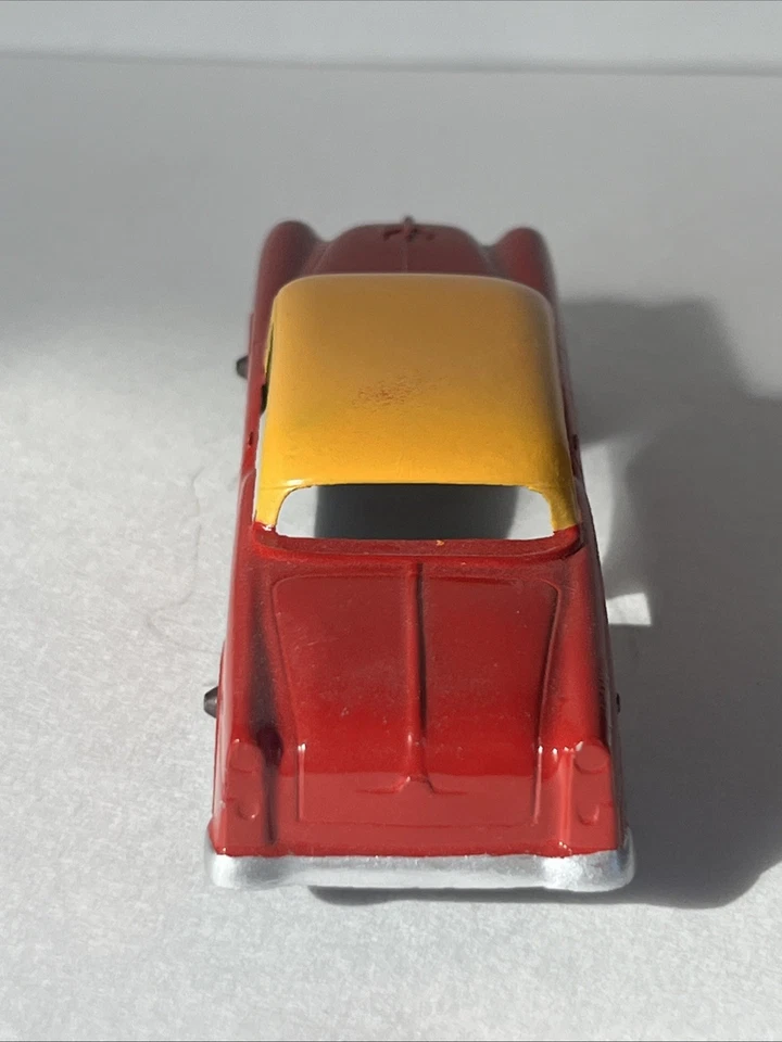 1955 年 Tootsie 玩具 Oldsmobile 98 假日双色红色/黄色玩具车收藏品 — 第 4/4 张图片