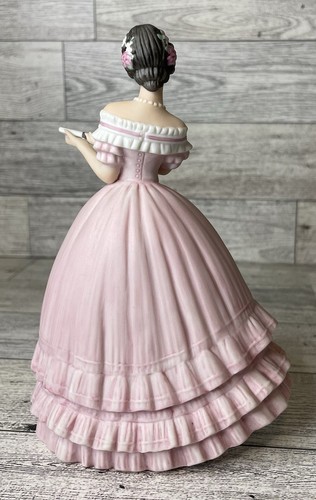 Lenox The Great Fashions Of History " Caroline " Porcelain Figurine - Picture 3 of 12
