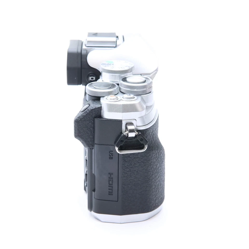 Olympus OM-D E-M10 Mark IV Silver Mirrorless Camera Body -Near Mint- #201 - Image 4 of 4