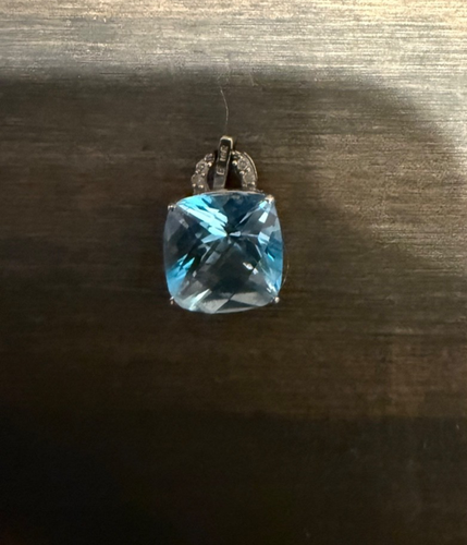 ¿Topacio azul/aguamarina tono plata? Colgante cuadrado de moissanita, sin cadena. - Imagen 3 de 5