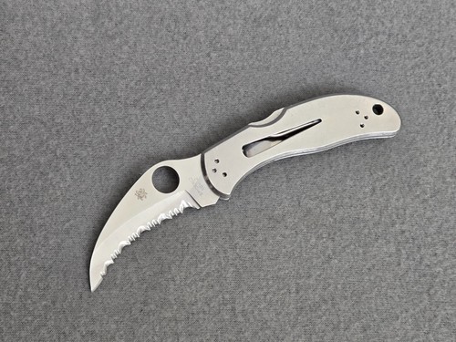 SPYDERCO VG-10 SEKI Harpy Satin Finished Lockback Pocket Knife w/Reversible Clip