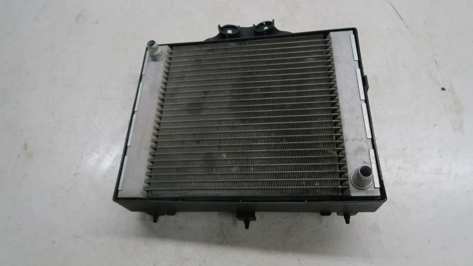 Radiador auxiliar delantero izquierdo lado del conductor BMW M6 F12 2013-2018 OEM 2284275-01 Foto 4 de 4