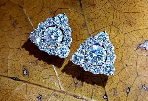GORGEOUS 14K Gold GENUINE Round Cut Diamond STUD Earrings Womens - Picture 5 of 12