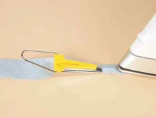 1/2" BIAS TAPE MAKER,Cut 1" bias strip Slip the bias strip in wide end and p