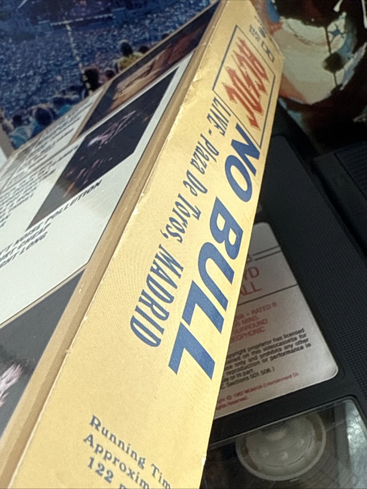 Lot Of 3 Vintage Music VHS Rock Tapes: AC/DC, Phil Collins, Pink Floyd The Wall Foto 4 de 4