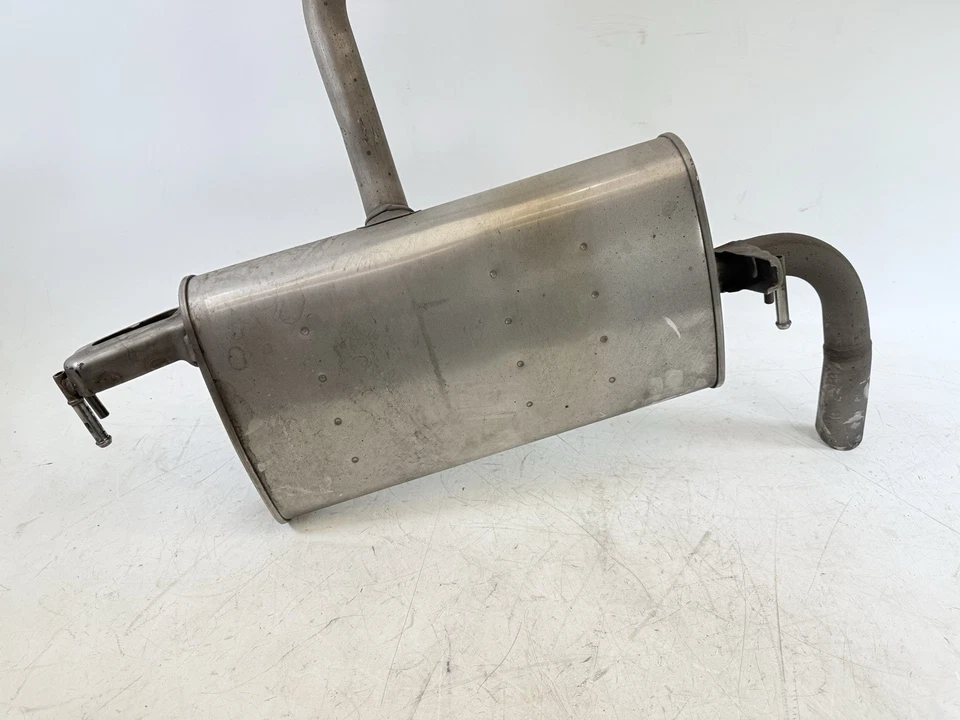 Tubo de escape trasero Toyota Prius Prime 2017-2022 1,8 L con silenciador OEM Foto 2 de 4