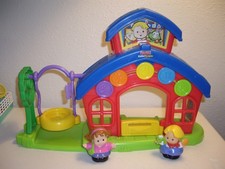 Fisher Price Little People School House Play Set Pre School 2 Figures TreeSwing