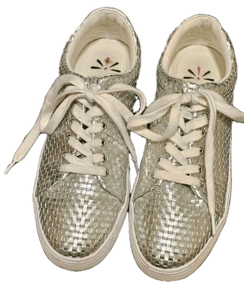 Tenis Isaac Mizrahi Live Blaine de tela tejida con cordones para mujer 10 M plateados 8M Foto 2 de 4