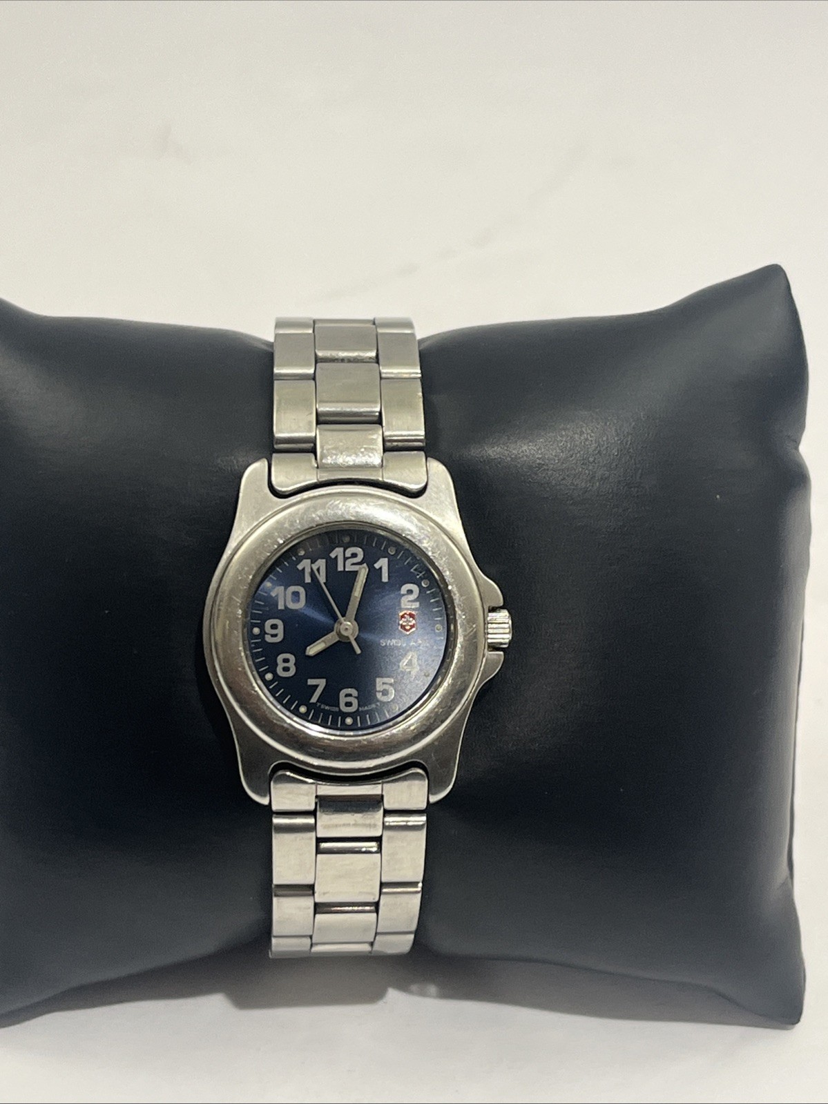 Victorinox Swiss Army Ladies Watch Blue Dial With New Battery!