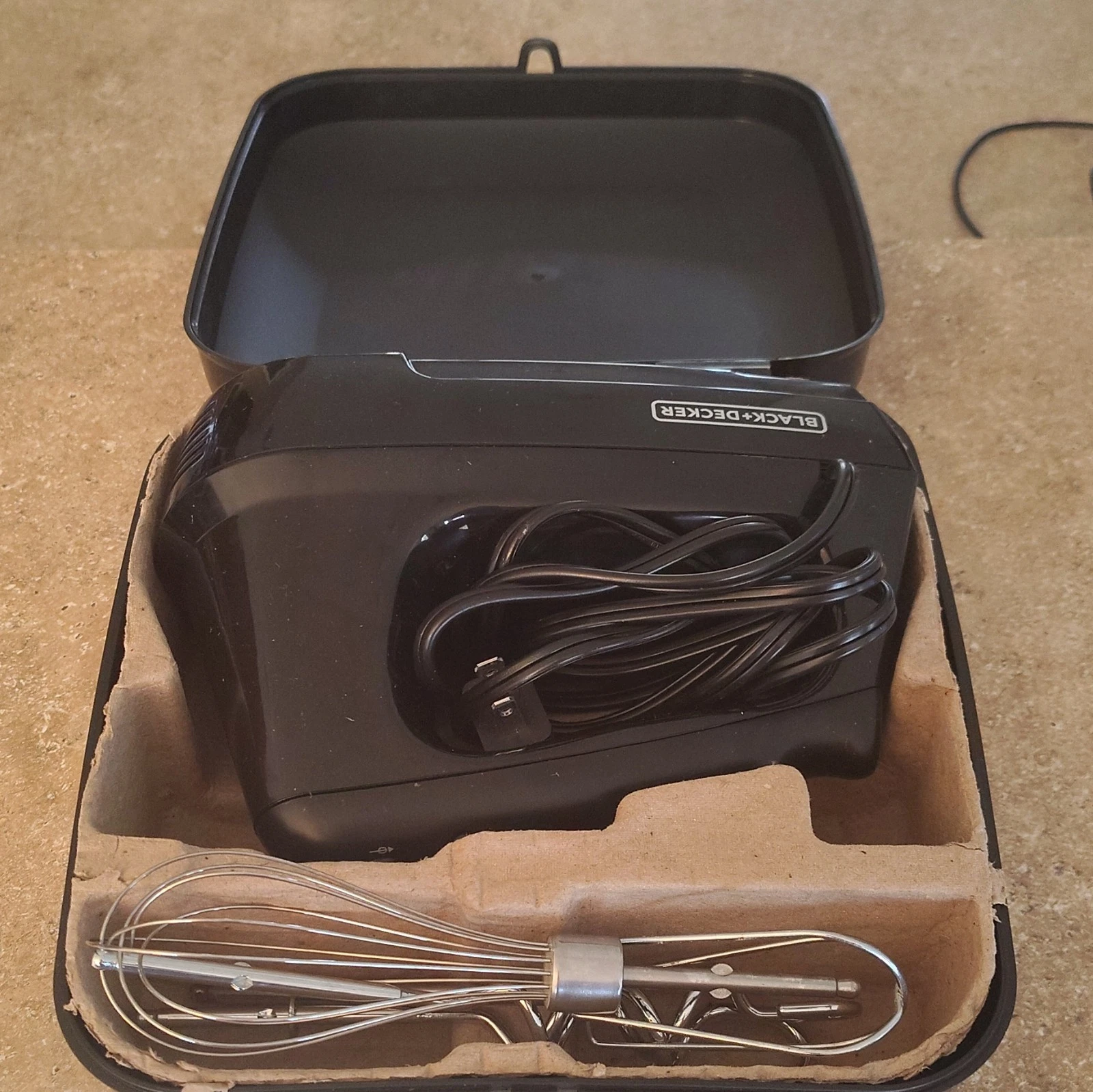 BLACK+DECKER MX600B 6-Speed 200W Max Turbo Hand Mixer w/ Case, Beaters
Opens in a new window or tab
