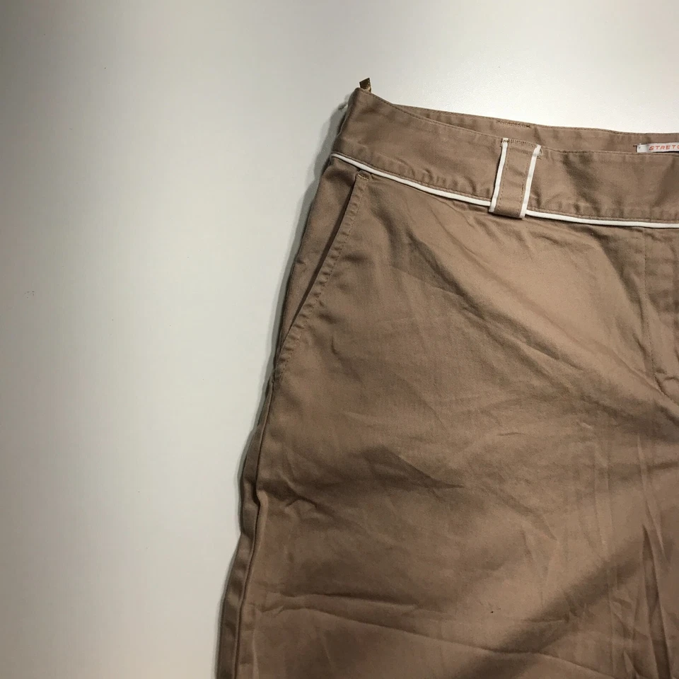 Pantalones Cortos Elásticos IZOD XFG Damas Talla 12 Marrón Claro Capri Skimmer Elástico Natural Foto 4 de 4