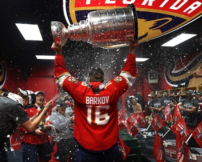 Aleksander Barkov remporte encore le Selke