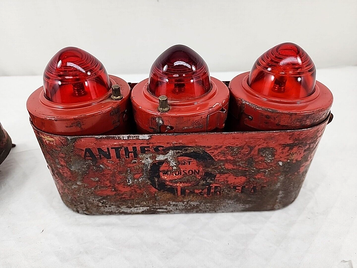 VTG Anthes 1940s Roadside Flare Kit Type L Glass Beehive Lens 6v