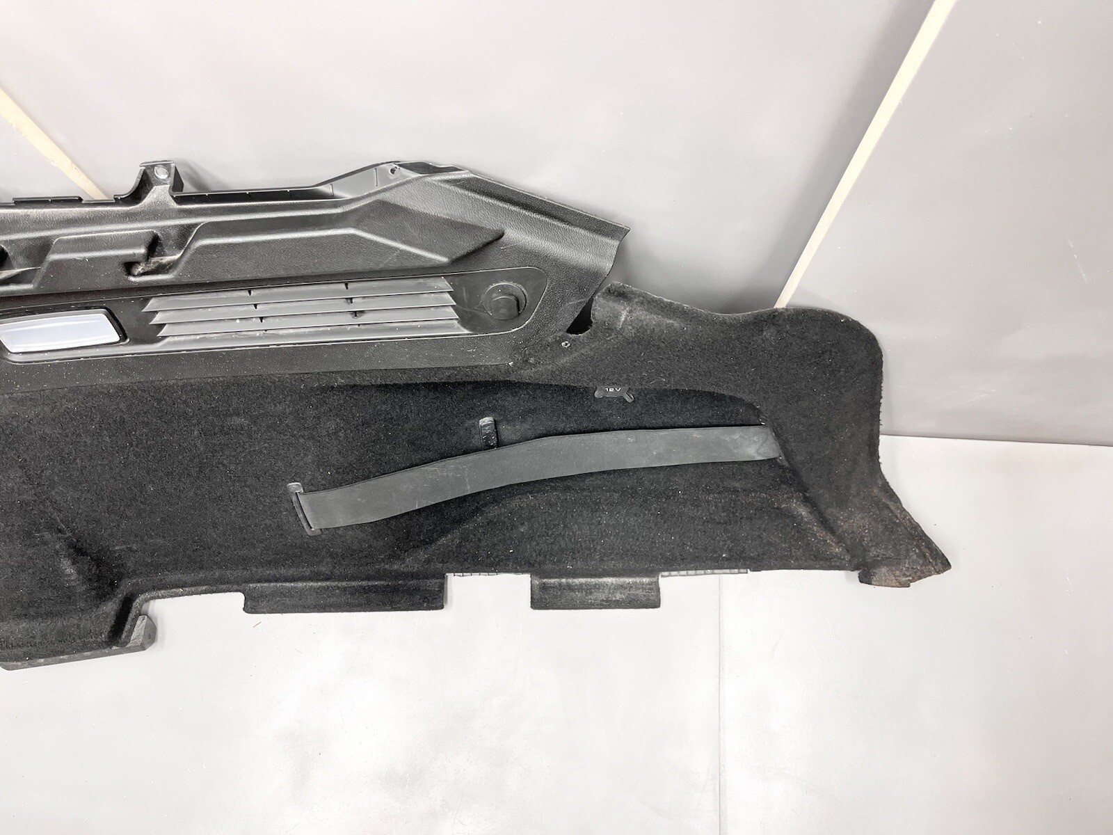 ⭐️2017-2020 MASERATI LEVANTE TRUNK RIGHT PASSENGER QUARTER TRIM COVER PANEL OEM