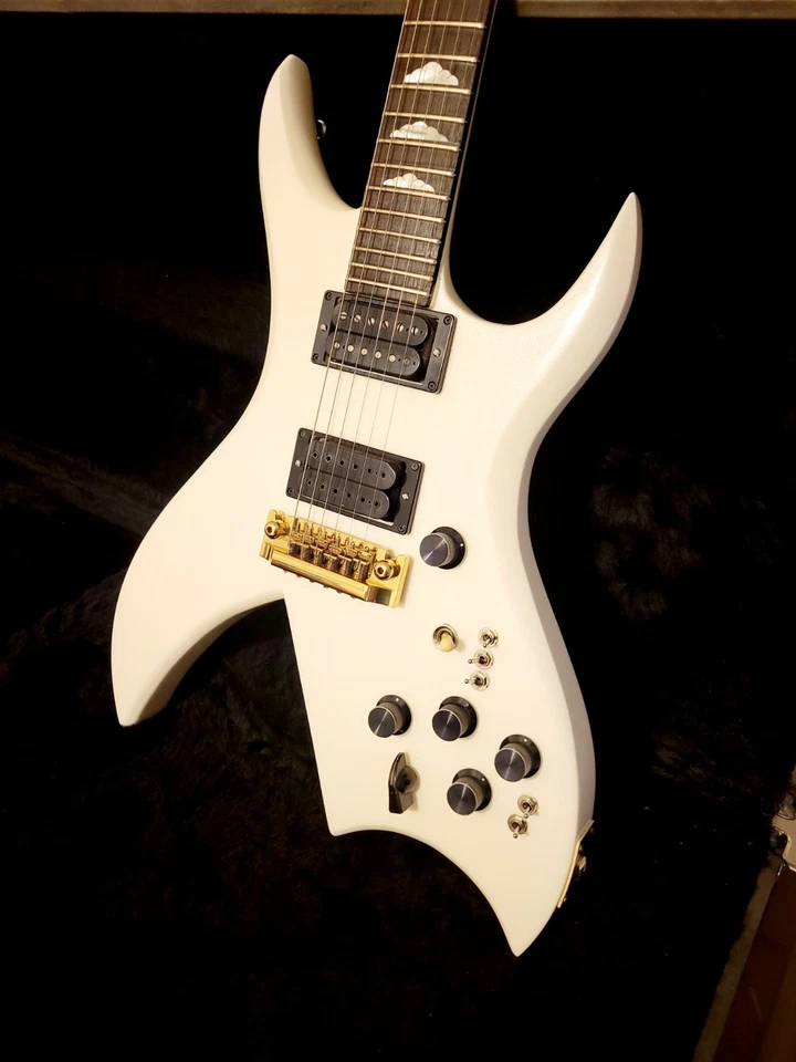 B.C Rich Bich USA Vintage guitar 1984 Dimarzio Glitter Rock White Player's Dream - Image 2 of 4