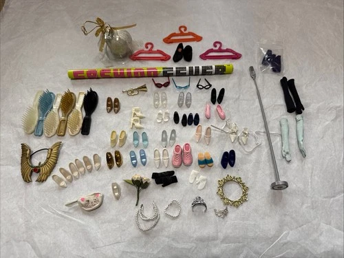 Lot Mattel Vintage Barbie Jewlery, Shoes,  Sunglasses, Gloves, Tiaras (78 Pcs)