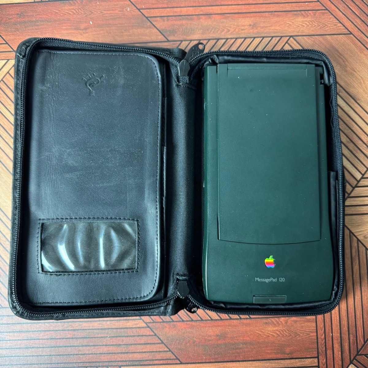 Vintage Apple Newton MessagePad 120 PDA Model H0131 Tested Leather