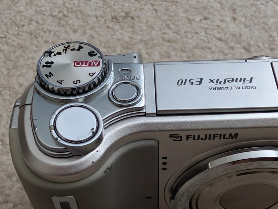 Fujifilm FinePix E510, photo 2 of 5