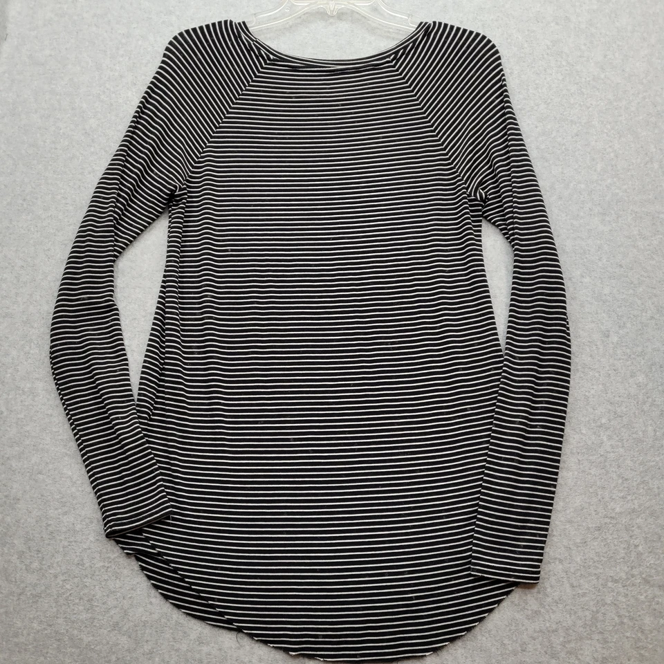 Женская блузка с длинным рукавом American Eagle XS черно-белая тонкая полоса - Изображение 4 из 4