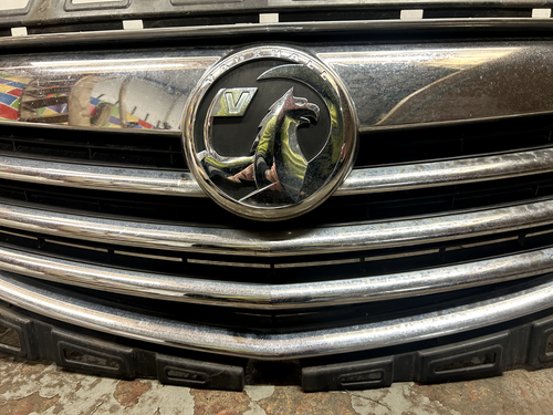 VAUXHALL INSIGNIA 2008-2013 SRI FRONT BUMPER GRILLE BLACK CHROME GRILL 903200054 - Picture 4 of 11