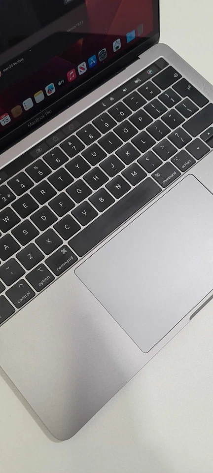MacBook Pro 13" Touch Bar 2019 - Intel Core i5 - 8GB RAM - 256GB SSD - Great, photo 2 of 5