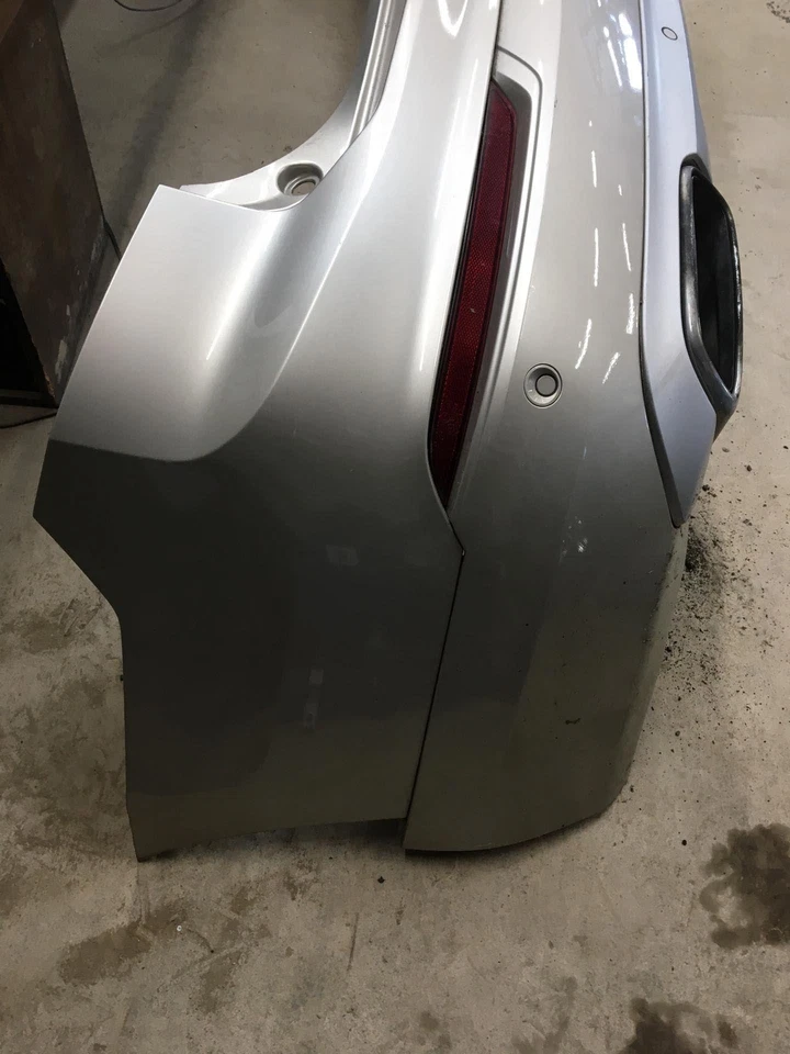 16 VOLVO XC90 Momentum Rear Bumper (Rebar Sep Has Scratches Chips) Foto 2 de 4