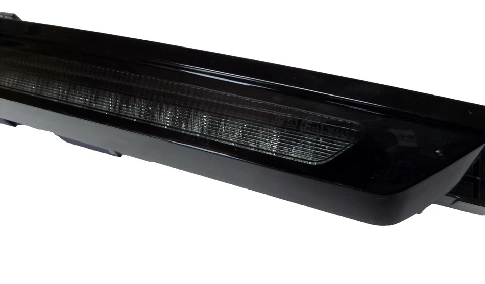 84229731 Center High Mount Stop Light Black Smoke Escalade Suburban Tahoe Yukon - Image 4 of 4