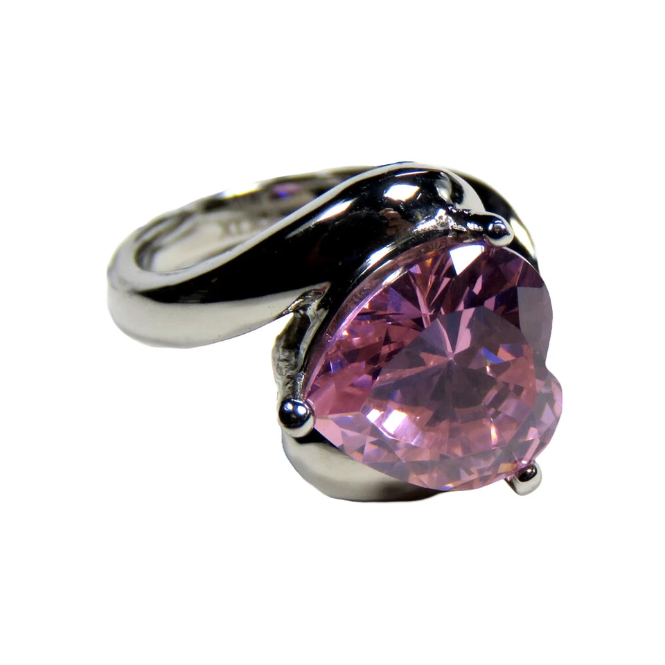 Anel feminino de aço inoxidável polido com zircônia rosa em forma de coração - Imagem 3 de 4