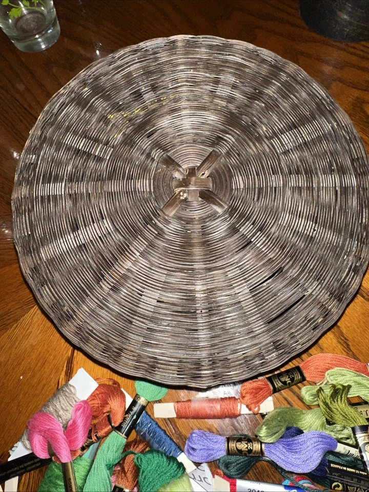 DMC EMBROIDERY FLOSS- MANY COLORS 100 SKIENS VARIOUS Basket COLORS Hoops - Image 3 of 4