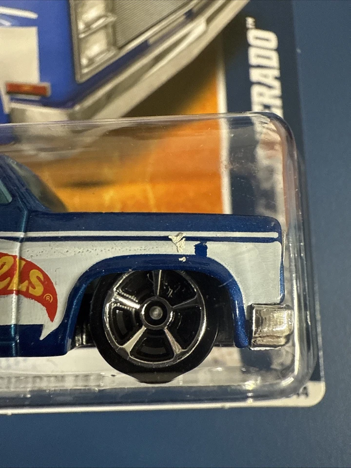 Chevy Silverado 2011 Hot Wheels HW Racing 83 # 6/10 A10 Foto 2 de 4