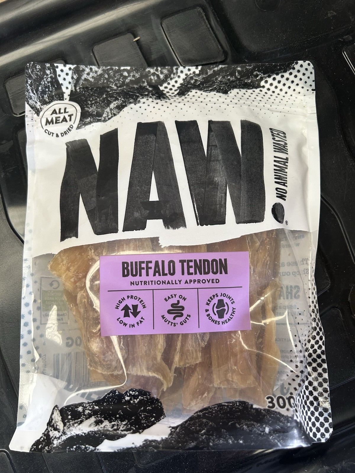 NAW Buffalo Paddywack 1500g, Pack 5 Packs of 300g, Premium Dog Treats BB: 09/27