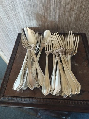 Ménagère 24 pièces Couverts de Table Orfèvrerie SFAM en Métal Argenté - Photo 1/4