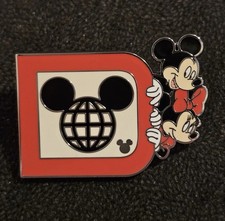 Prendedor oculto Mickey Chaser 2025 Mickey y Minnie rojo Disney World D