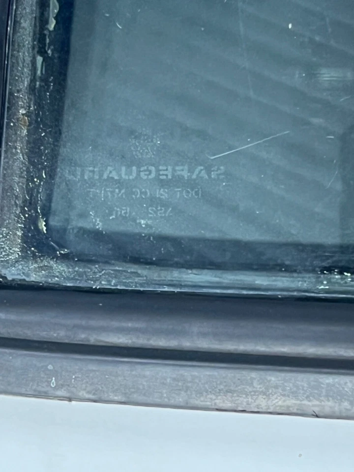 Cuarto de cristal trasero PLYMOUTH TURISMO/DODGE OMNI 1979-1987 USADO LADO DEL CONDUCTOR Foto 3 de 4