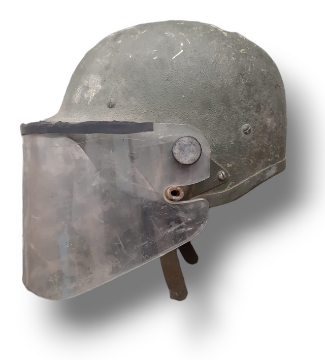 Canadian Armed Forces Prototype Barrday P2 Riot Helmet | eBay