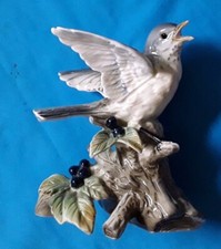 BEAUTIFUL CERAMIC BIRD FIGURINE