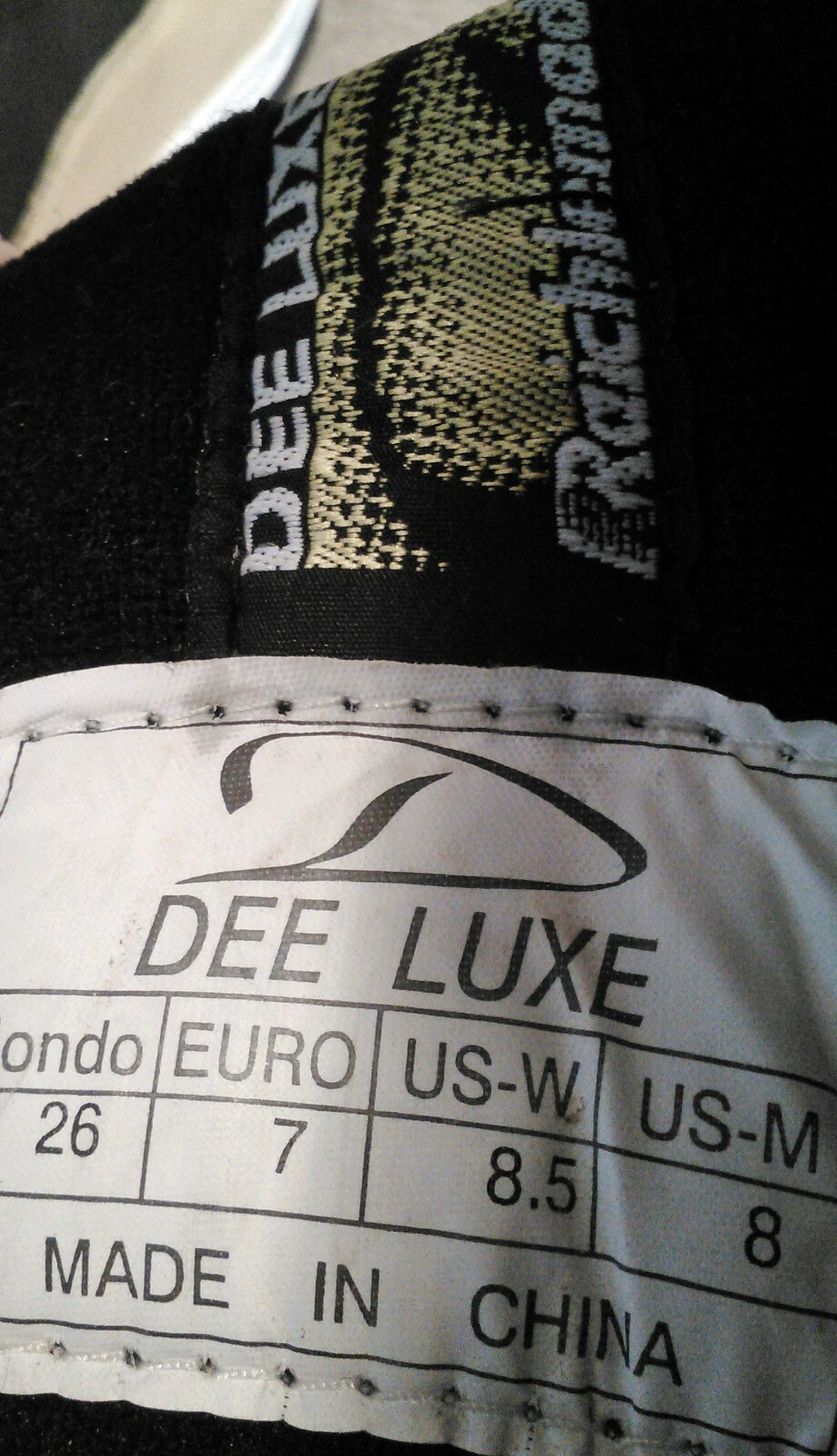 DEE LUXE ~ RAICHLEMADE Unisex Snowboarding Boots &bull; Mondo Size 26 