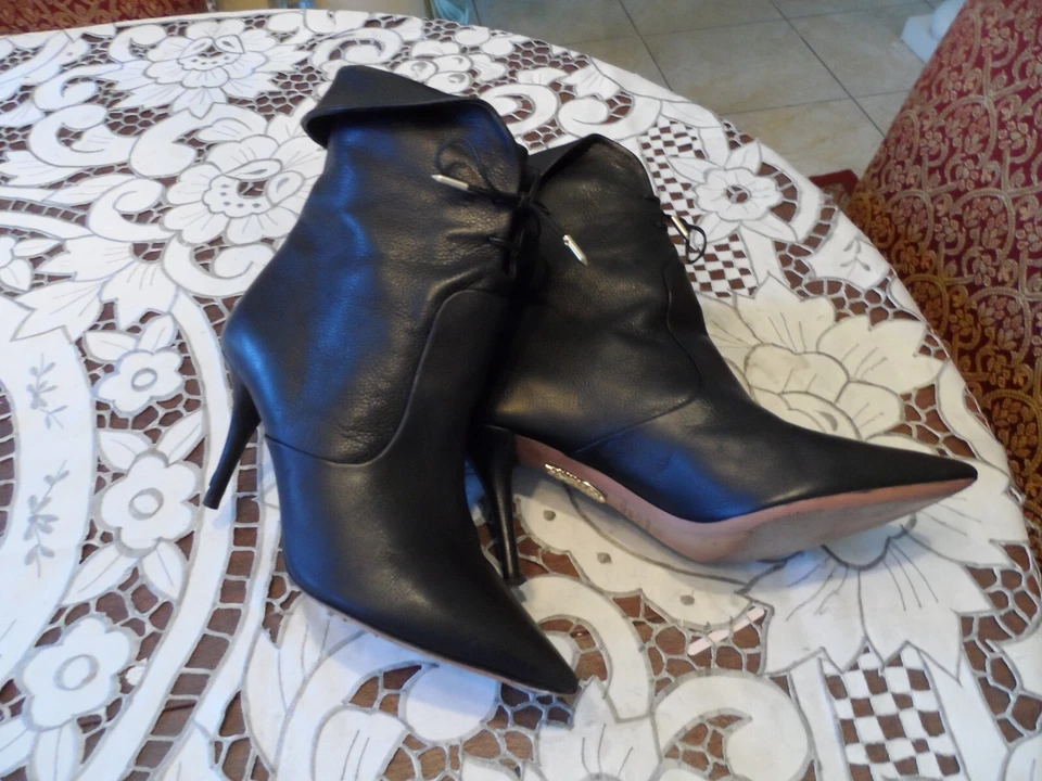 Botines Aquazzura de cuero negro con cordones delanteros talla 38 1/2M Foto 4 de 4